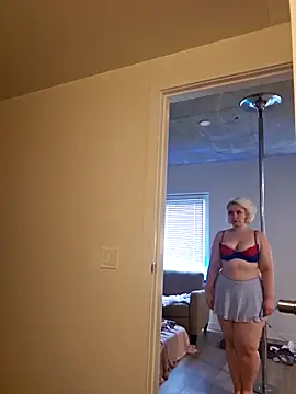 Snapshot of NikiFm chatting on 09.27.25 NikiFm online show from 09.27.25