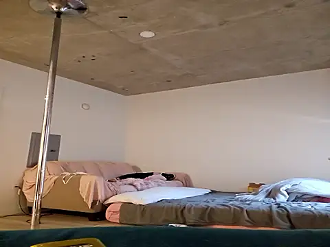 Snapshot of NikiFm chatting on 11.14.25 NikiFm online show from 11.14.25