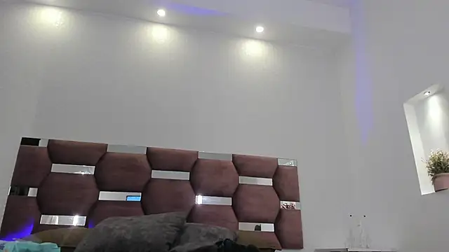 AlondraDiossa03 online show from 02.20.25