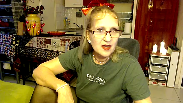 Snapshot of Ala-N-Dala chatting on 02.10.26 Ala-N-Dala online show from 02.10.26