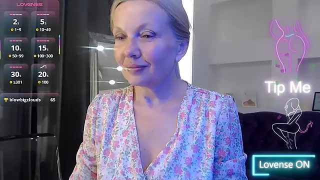 Snapshot of Abby_Moore_ chatting on 07.14.26 Abby Moore online show from 07.14.26