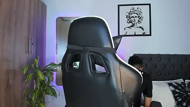 AlanNaughty online show from 12.21.25