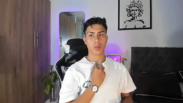 Snapshot of AlanNaughty chatting on 01.16.26 AlanNaughty online show from 01.16.26