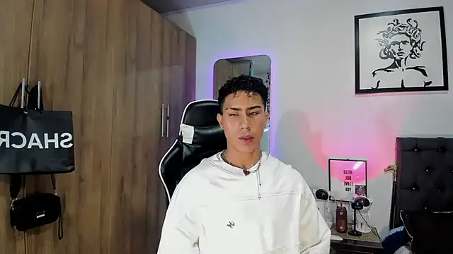 Snapshot of AlanNaughty chatting on 02.01.26 AlanNaughty online show from 02.01.26