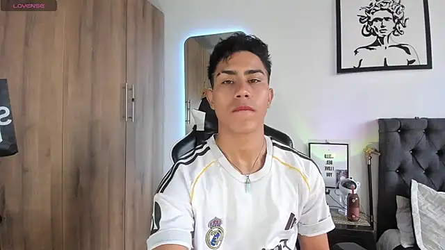 Snapshot of AlanNaughty chatting on 02.07.26 AlanNaughty online show from 02.07.26