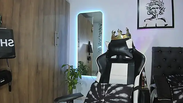 Snapshot of AlanNaughty chatting on 02.10.26 AlanNaughty online show from 02.10.26