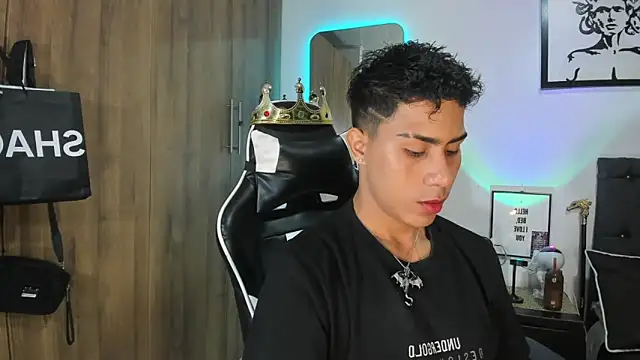 Snapshot of AlanNaughty chatting on 02.12.26 AlanNaughty online show from 02.12.26