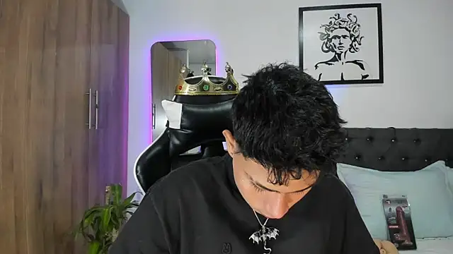 Snapshot of AlanNaughty chatting on 02.19.26 AlanNaughty online show from 02.19.26