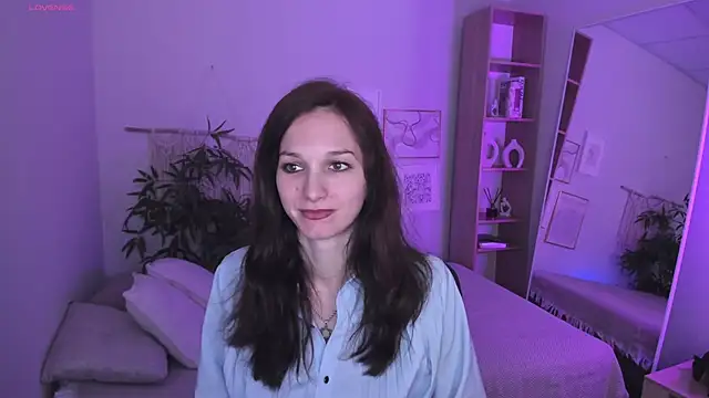 MirandaGlow online show from 04.18.26