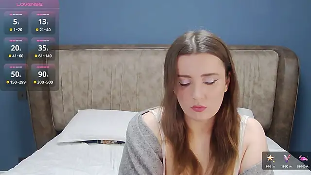 IamMolly online show from 12.08.24