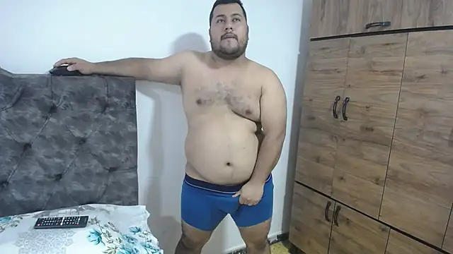 Snapshot of santi_hothot chatting on 09.11.25 santi hothot online show from 09.11.25