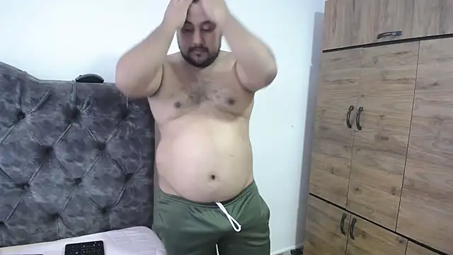 Snapshot of santi_hothot chatting on 09.17.25 santi hothot online show from 09.17.25