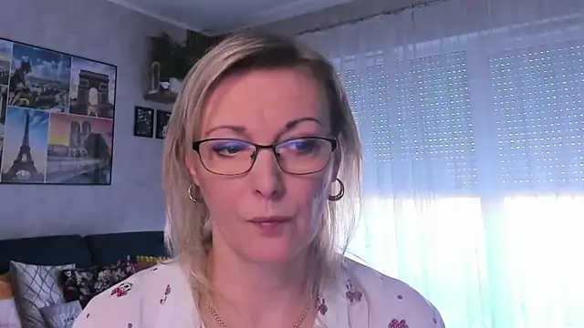 vanessa chat online show from 03.18.25