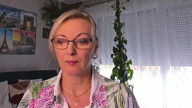 vanessa chat online show from 09.15.25