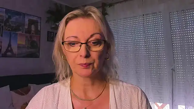 vanessa chat online show from 09.17.25