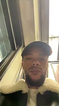 Lionayowe online show from 10.26.25