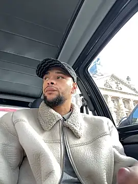 Lionayowe online show from 11.18.25