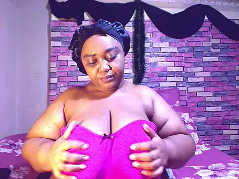 Snapshot of BustySavita chatting on 05.16.26 BustySavita online show from 05.16.26