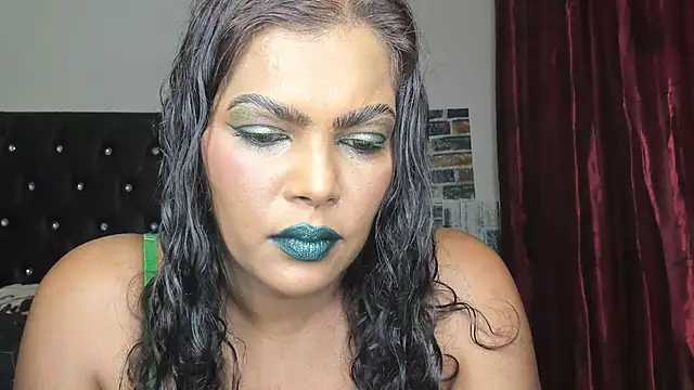 Snapshot of MySweetBitch143 chatting on 02.12.25 MySweetBitch143 online show from 02.12.25