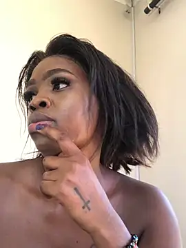 Snapshot of LuciousLips96 chatting on 01.28.25 LuciousLips96 online show from 01.28.25