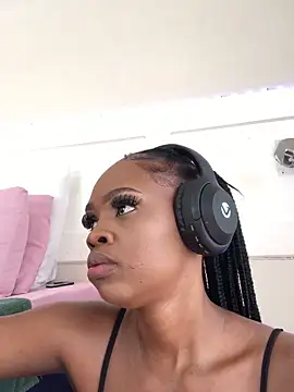 Snapshot of LuciousLips96 chatting on 11.10.25 LuciousLips96 online show from 11.10.25