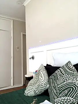 Snapshot of LuciousLips96 chatting on 11.14.25 LuciousLips96 online show from 11.14.25