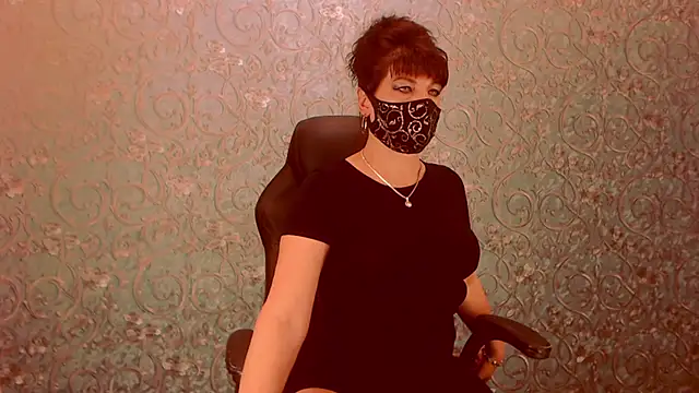 Snapshot of Infinitely chatting on 03.13.25 Infinitely online show from 03.13.25