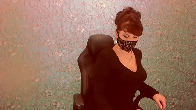 Snapshot of Infinitely chatting on 03.19.25 Infinitely online show from 03.19.25