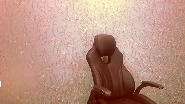 Snapshot of Infinitely chatting on 10.12.25 Infinitely online show from 10.12.25