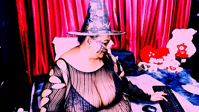 Snapshot of indian_ruby chatting on 10.31.25 indian ruby online show from 10.31.25