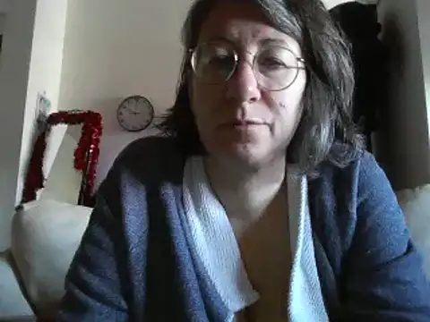 Snapshot of milkarock chatting on 12.17.24 milkarock online show from 12.17.24