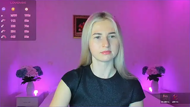 Snapshot of AnnaCarrera chatting on 01.03.25 AnnaCarrera online show from 01.03.25