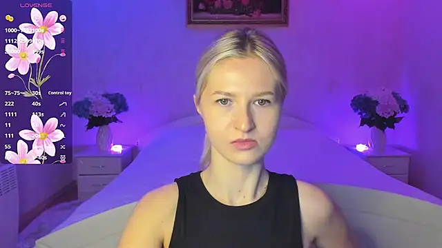 Snapshot of AnnaCarrera chatting on 11.12.25 AnnaCarrera online show from 11.12.25