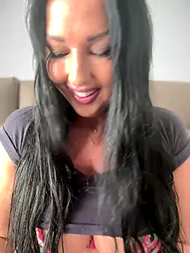 Snapshot of TiffanyRoxx chatting on 10.03.25 TiffanyRoxx online show from 10.03.25