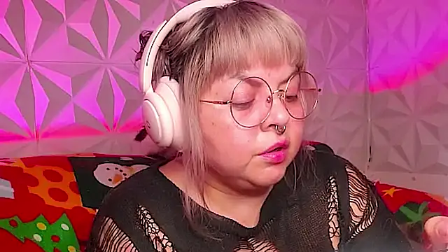 Satyn doll online show from 12.14.25