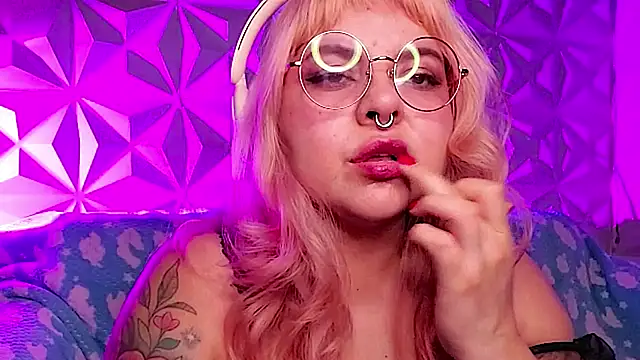 Satyn doll online show from 04.04.26