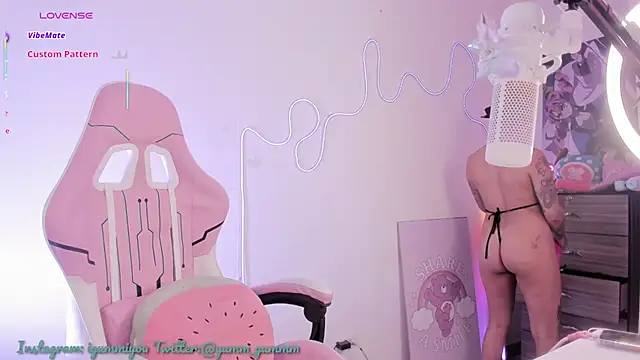 Snapshot of cute_catlyn chatting on 09.18.25 cute catlyn online show from 09.18.25