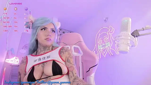 Snapshot of cute_catlyn chatting on 10.28.25 cute catlyn online show from 10.28.25