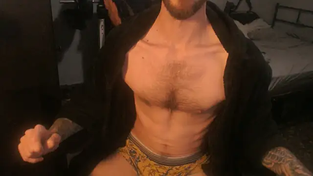 Snapshot of SexxxyLouis chatting on 04.05.26 SexxxyLouis online show from 04.05.26