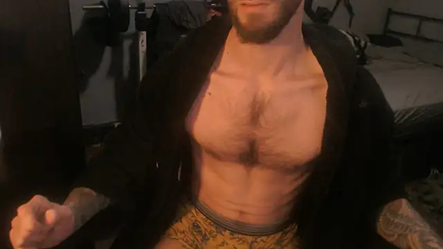 Snapshot of SexxxyLouis chatting on 04.06.26 SexxxyLouis online show from 04.06.26