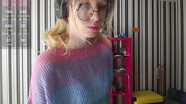 Snapshot of _Hanna_Moon_ chatting on 01.18.25 Hanna Moon online show from 01.18.25