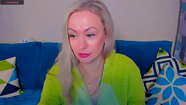 EllenMoore online show from 10.15.25