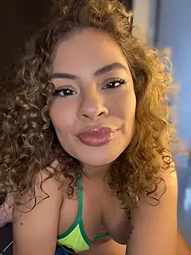 Snapshot of Rachell_More chatting on 06.19.26 Rachell More online show from 06.19.26