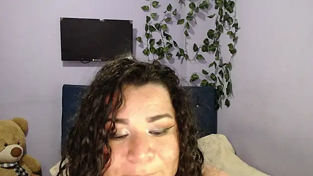 Snapshot of ANGELIQUE_KLANE chatting on 01.10.25 ANGELIQUE KLANE online show from 01.10.25