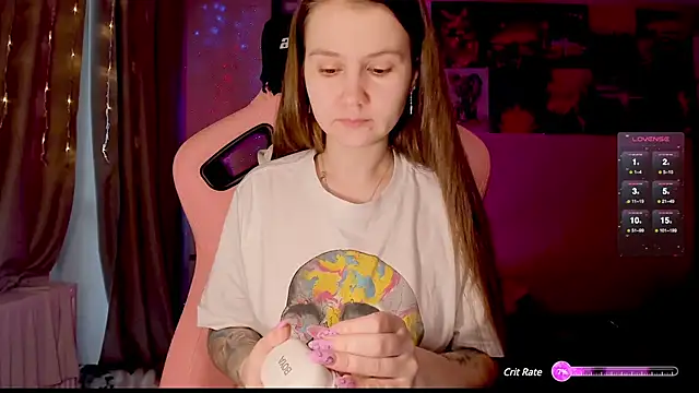 Snapshot of GoodWitch_ chatting on 01.08.25 GoodWitch online show from 01.08.25