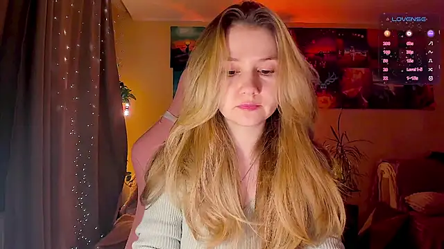 Snapshot of GoodWitch_ chatting on 09.18.25 GoodWitch online show from 09.18.25