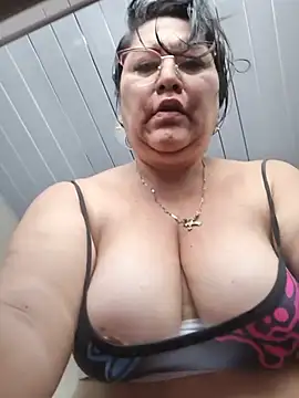 Snapshot of Brenda_Berck_ chatting on 05.26.26 Brenda Berck online show from 05.26.26