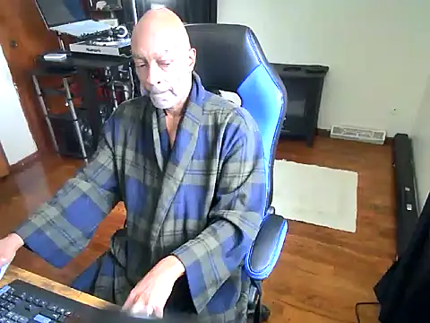 longdick4you8686 online show from 01.24.25