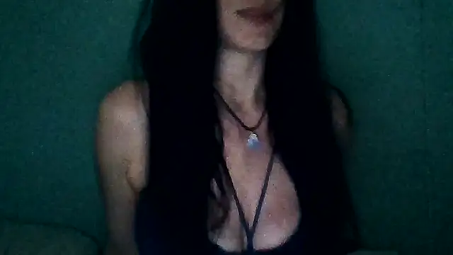Snapshot of chicacastilla chatting on 04.17.26 chicacastilla online show from 04.17.26