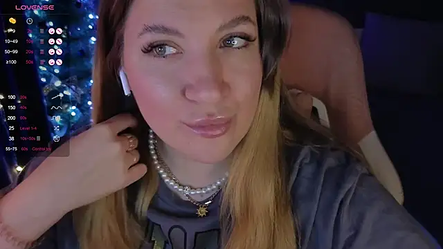 Snapshot of Fairy__Sofia chatting on 12.24.24 Fairy Sofia online show from 12.24.24